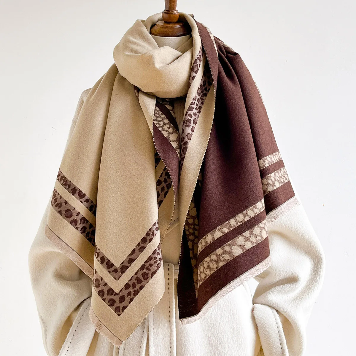 Cashmere Scarf - ผ้าคลุมไหล่ผืนใหญ่สำหรับฤดูหนาว ใช้ได้สองด้าน อบอุ่น สีพื้น ผ้าพัชมีน่าหนา นุ่ม