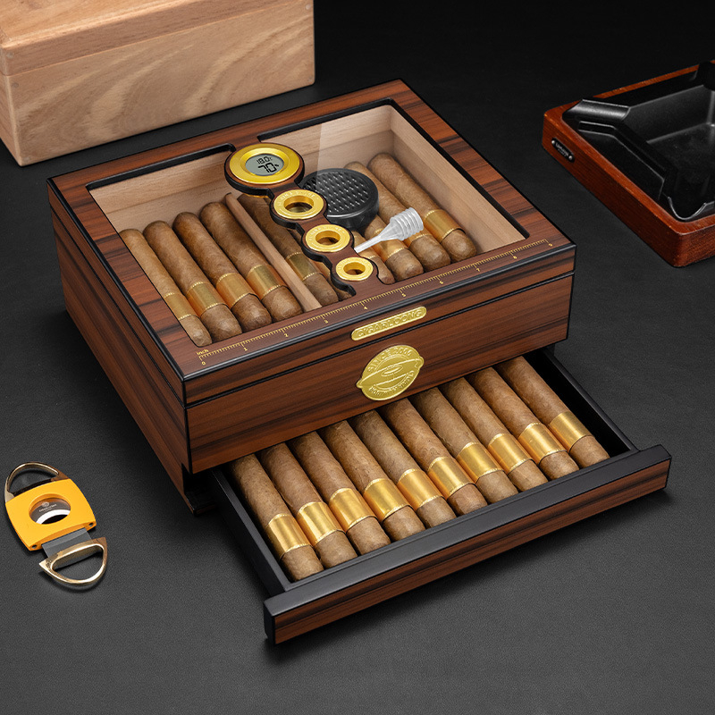 Luxury Gift Set - กล่องเก็บซิการ์ไม้หรูหรา ทำมือจากไม้ซีดาร์ พร้อมชุดของขวัญ สำหรับซิการ์ 30 40