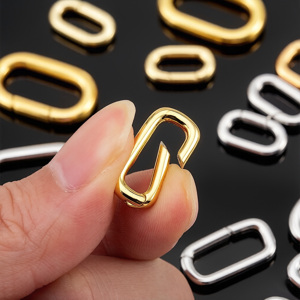 Gold Plated Jewelry - ตัวล็อกสร้อยคอแบบคาราบิเนอร์รูปวงรีชุบทอง 18K จำนวน 2 ชิ้น พร้อมห่วงสปริงสำหรับตกแต่งมุก