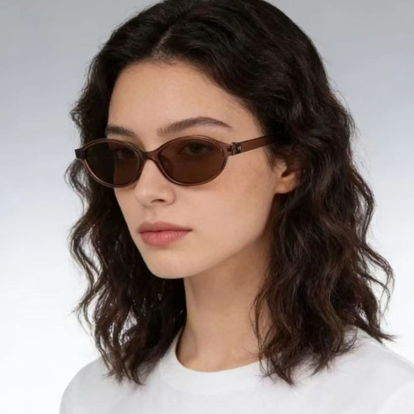 แว่นกันแดดทรงรีเล็กสำหรับผู้หญ - Designer Sunglasses บทวิจารณ์และราคา