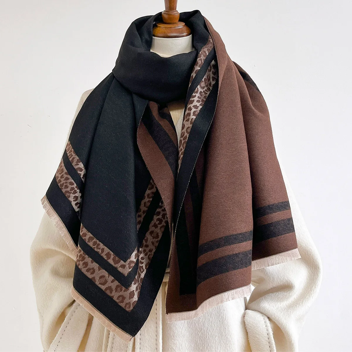ผ้าคลุมไหล่ผืนใหญ่สำหรับฤดูหนา - Cashmere Scarf บทวิจารณ์และราคา