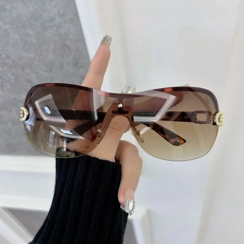 แว่นกันแดดทรงสี่เหลี่ยมสไตล์ลำ - Designer Sunglasses บทวิจารณ์และราคา