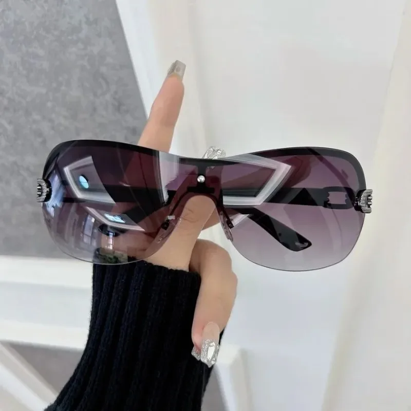 แว่นกันแดดทรงสี่เหลี่ยมสไตล์ลำ - Designer Sunglasses บทวิจารณ์และราคา