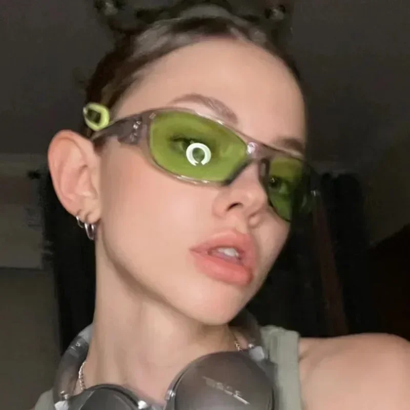แว่นกันแดดผู้หญิงรุ่นใหม่ แบรน - Designer Sunglasses บทวิจารณ์และราคา