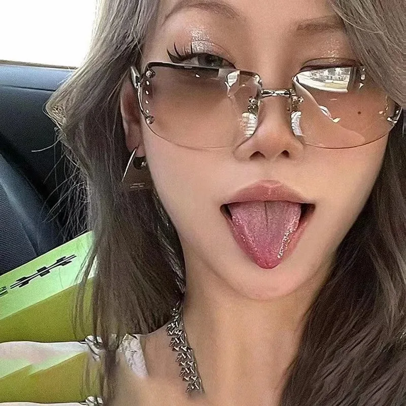 แว่นกันแดดผู้หญิงดีไซน์ใหม่ แบ - Designer Sunglasses บทวิจารณ์และราคา