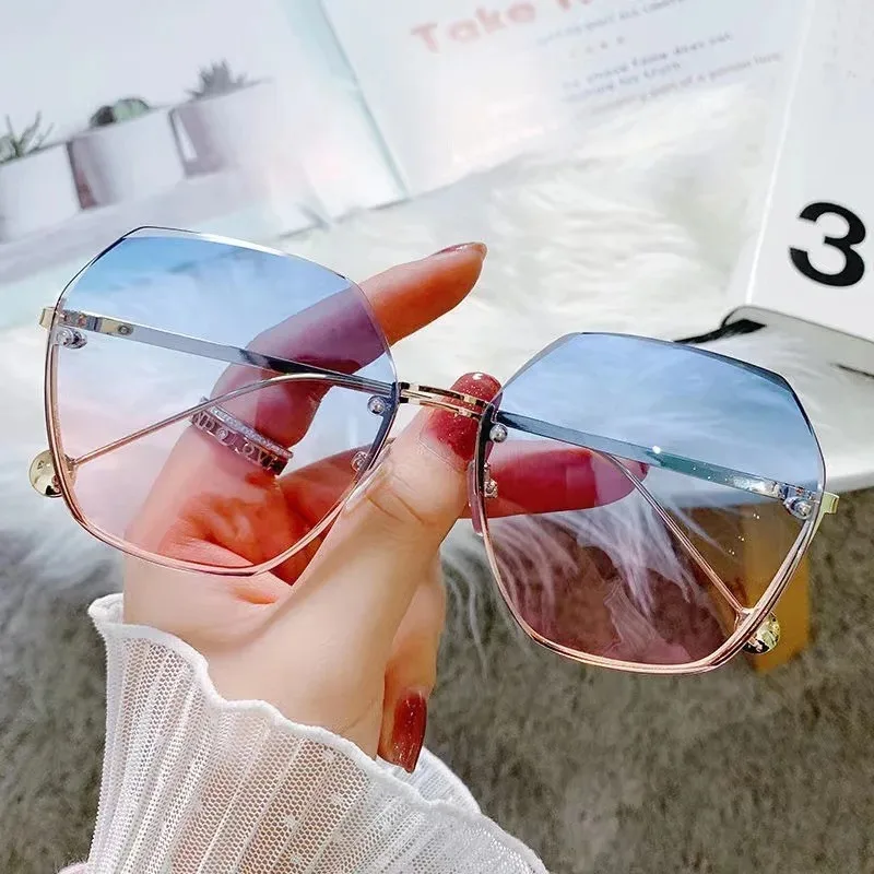 แว่นกันแดดโลหะทรงเหลี่ยมดีไซน์ - Designer Sunglasses บทวิจารณ์และราคา