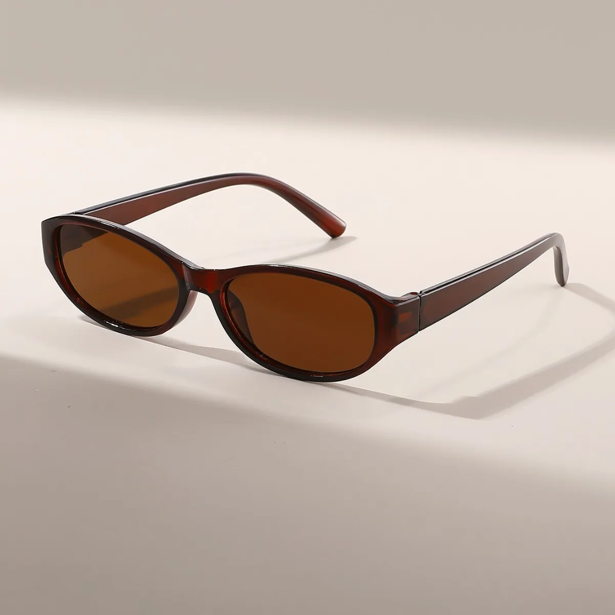 แว่นกันแดดทรงรีสไตล์เรโทรวินเท - Designer Sunglasses บทวิจารณ์และราคา